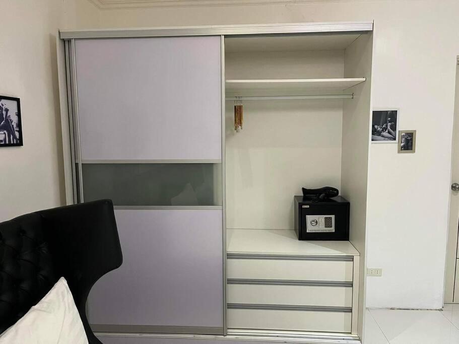 Kandi Big 1 Bedroom King Bed, Free Housekeeping, Wi-Fi Angeles Buitenkant foto