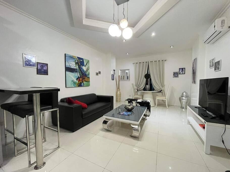 Kandi Big 1 Bedroom King Bed, Free Housekeeping, Wi-Fi Angeles Buitenkant foto