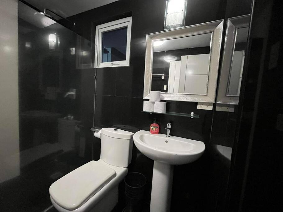Kandi Big 1 Bedroom King Bed, Free Housekeeping, Wi-Fi Angeles Buitenkant foto